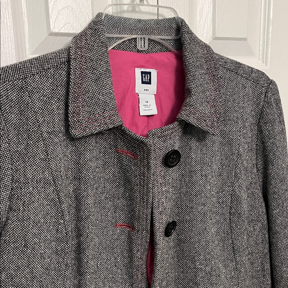 GAP Women's gray Blazer with Pink Lining - Picture 3 of 8